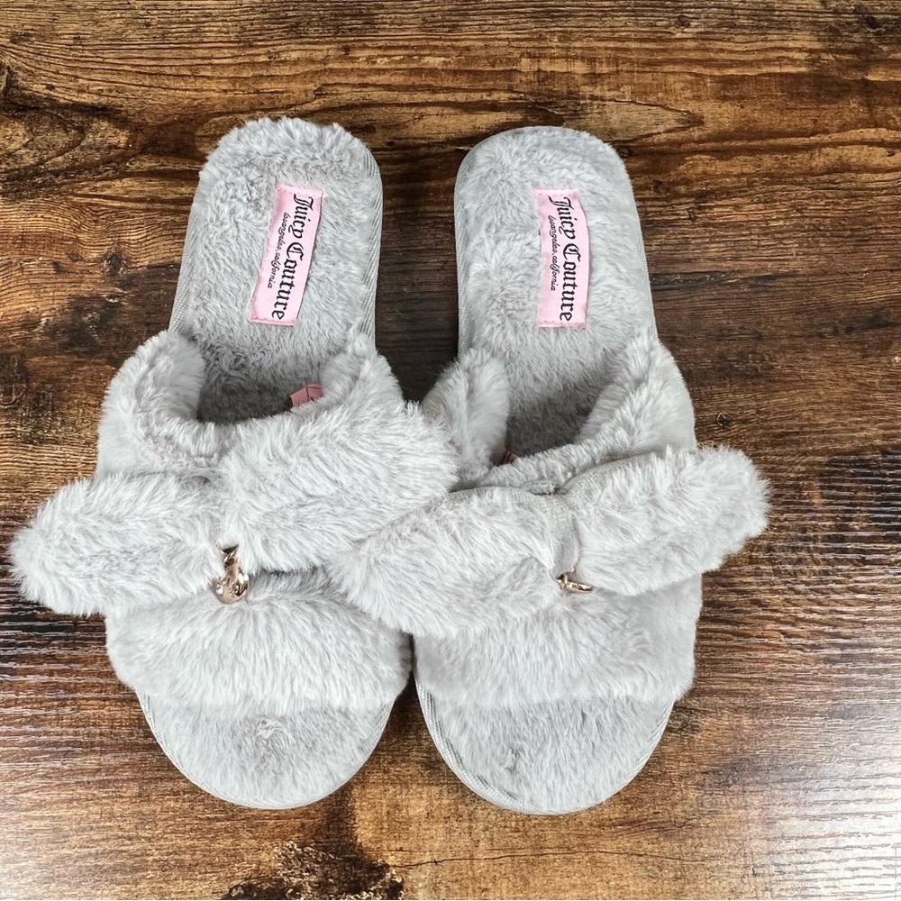 Juicy Couture Slippers Gray Soft Fuzzy Faux Fur Logo Charm With Bow Women's L8/9